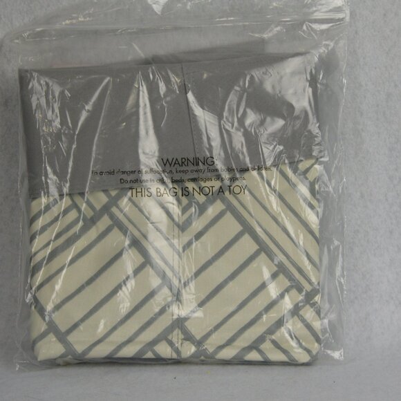 Thirty One MEDIUM Reversible Bin in Grey Patchwork - NEW Great Organizer - Picture 2 of 2